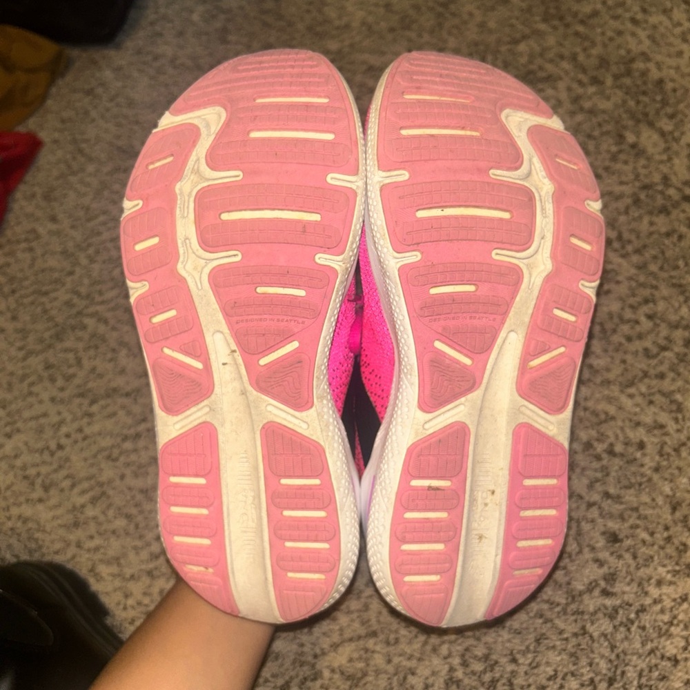 Brooks Women's Vibrant Pink Athletic Shoes - Picture 4 of 5
